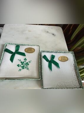 Vintage Irish Linen Handkerchief Set Boxed Shamrock Lace White Size OS